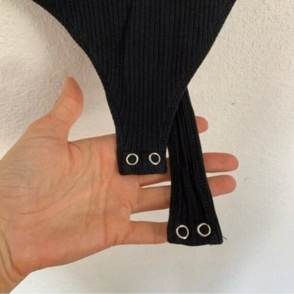 Good American Black Ribbed Square Neck Short Sleeve Stretch Bodysuit Size 1 - Picture 4 of 8